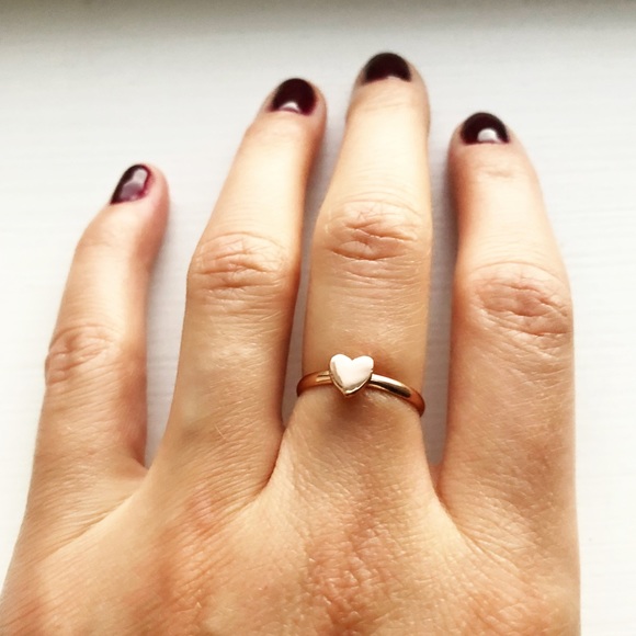Reformation Jewelry - Chic minimalist rose gold heart ring